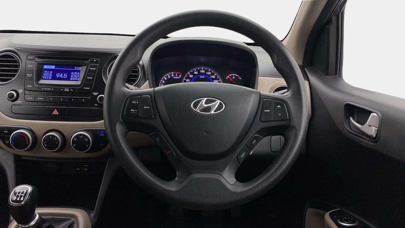 2015 Hyundai Grand i10 SPORTZ 1.2 KAPPA VTVT, Petrol, Manual, 42,109 km, Steering Wheel Close Up