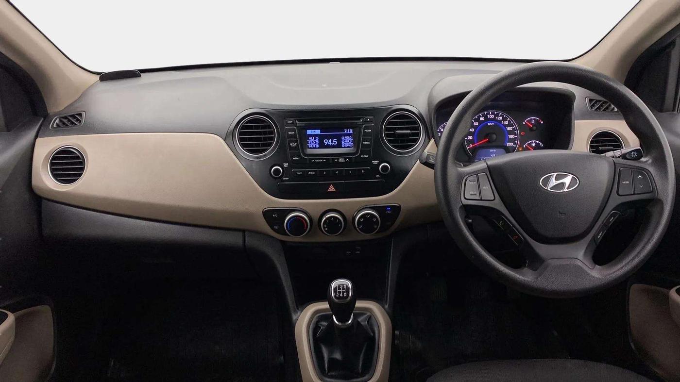 2015 Hyundai Grand i10 SPORTZ 1.2 KAPPA VTVT, Petrol, Manual, 42,109 km, Dashboard