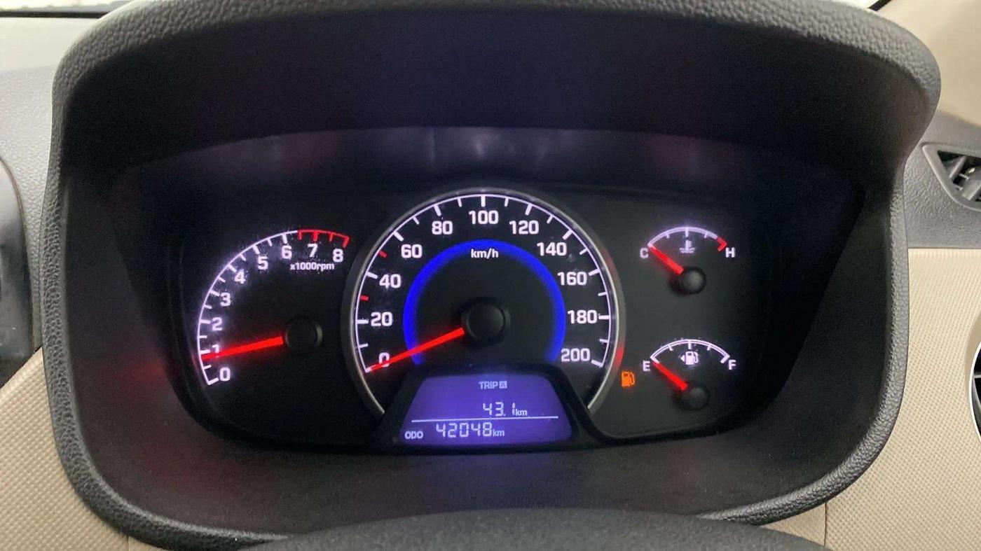 2015 Hyundai Grand i10 SPORTZ 1.2 KAPPA VTVT, Petrol, Manual, 42,109 km, Odometer Image