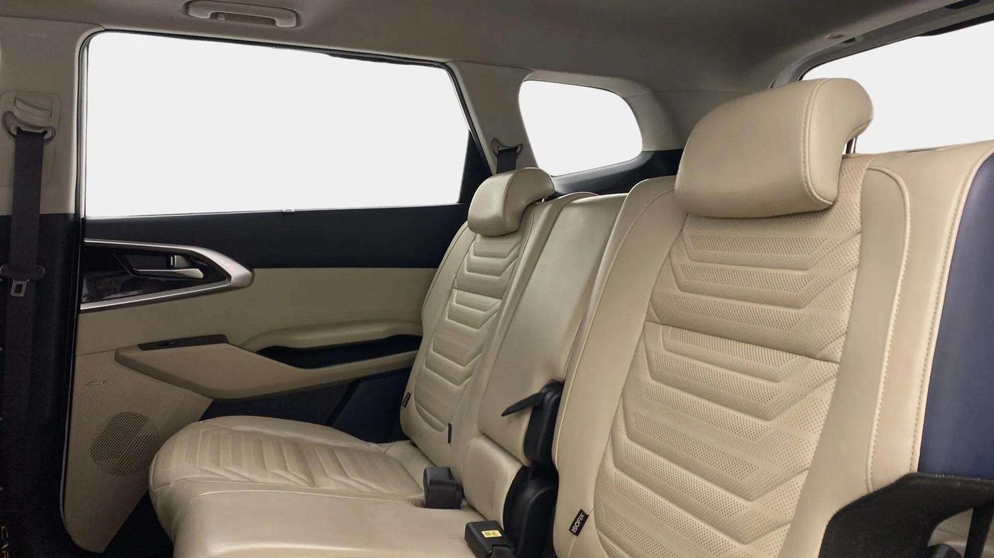 2022 KIA CARENS LUXURY PLUS 1.4 PETROL 7 STR, Petrol, Manual, 38,764 km, Right Side Rear Door Cabin