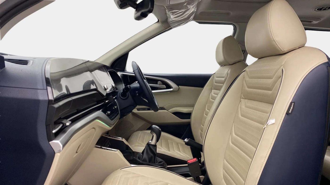 2022 KIA CARENS LUXURY PLUS 1.4 PETROL 7 STR, Petrol, Manual, 38,764 km, Right Side Front Door Cabin