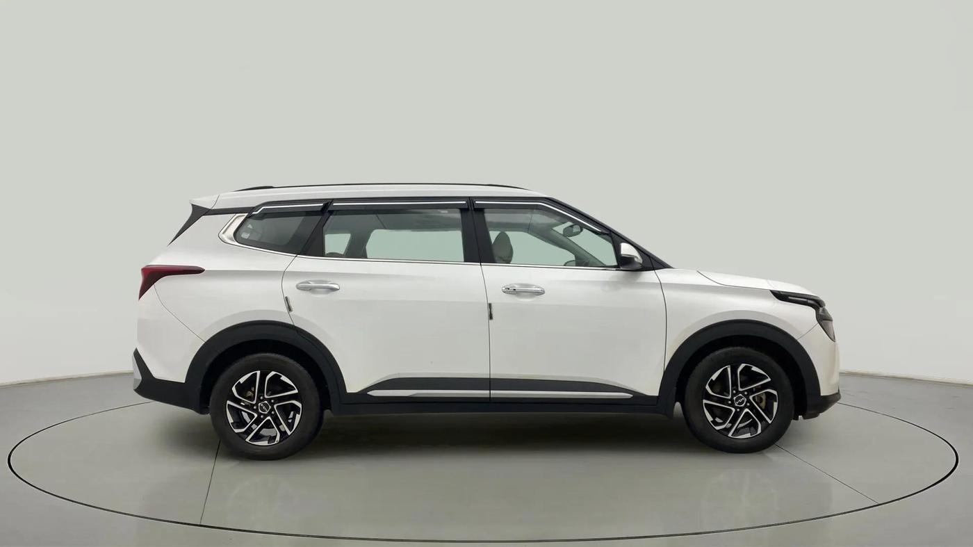 2022 KIA CARENS LUXURY PLUS 1.4 PETROL 7 STR, Petrol, Manual, 38,764 km, Right Side View