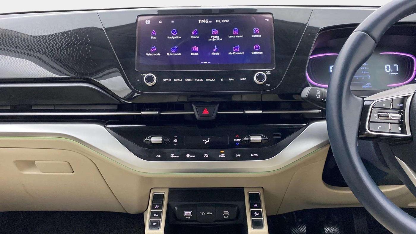 2022 KIA CARENS LUXURY PLUS 1.4 PETROL 7 STR, Petrol, Manual, 38,764 km, Air Conditioner