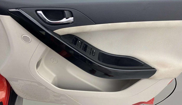 2022 Tata NEXON XZ PLUS PETROL, Petrol, Manual, 30,016 km, Driver Side Door Panels Control
