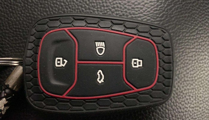 2022 Tata NEXON XZ PLUS PETROL, Petrol, Manual, 30,016 km, Key Close Up