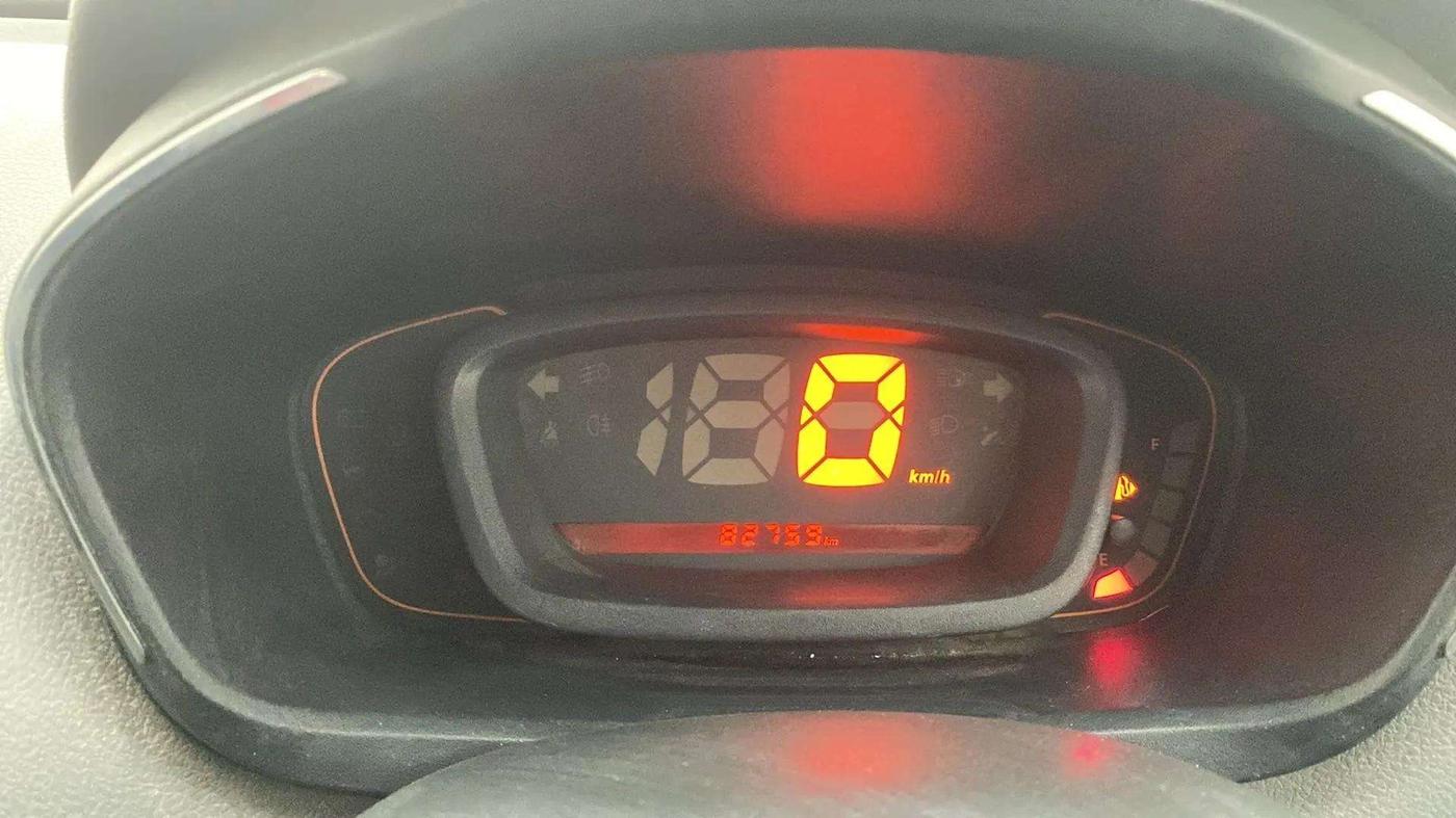 2018 Renault Kwid RXT 1.0 (O), Petrol, Manual, 82,905 km, Odometer Image