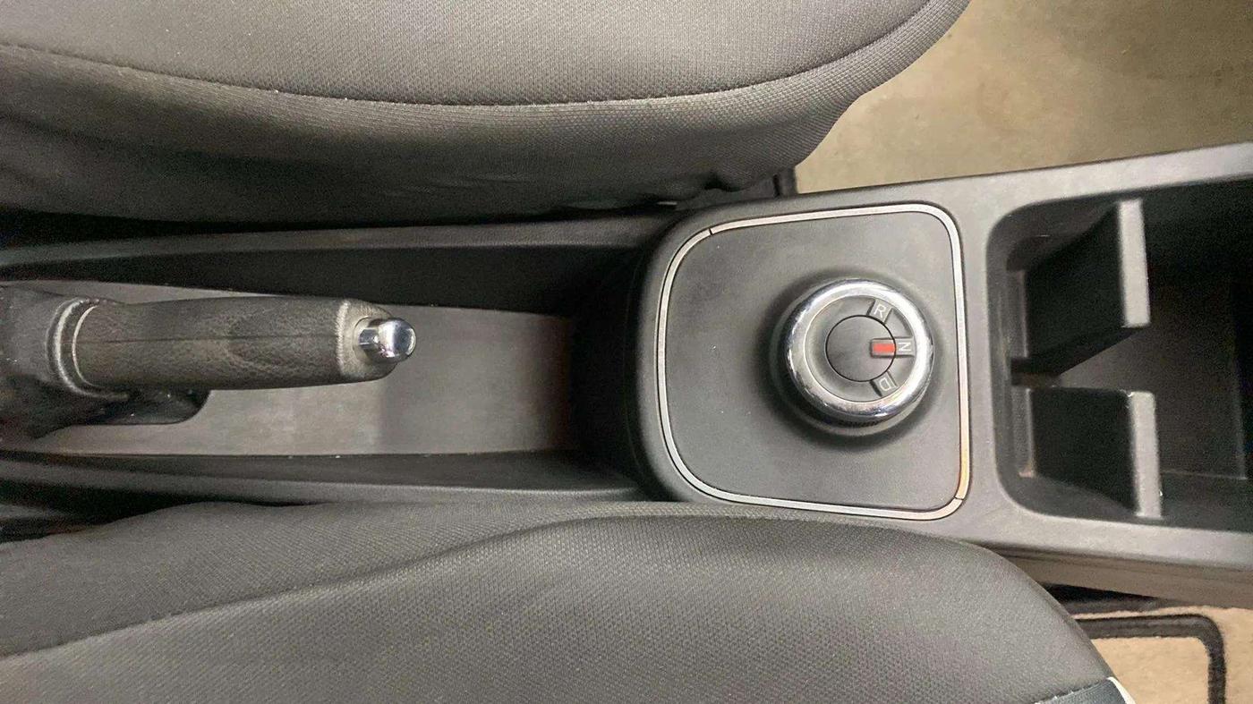 2019 Renault Kwid RXT 1.0 AMT (O), Petrol, Automatic, 26,535 km, Gear Lever