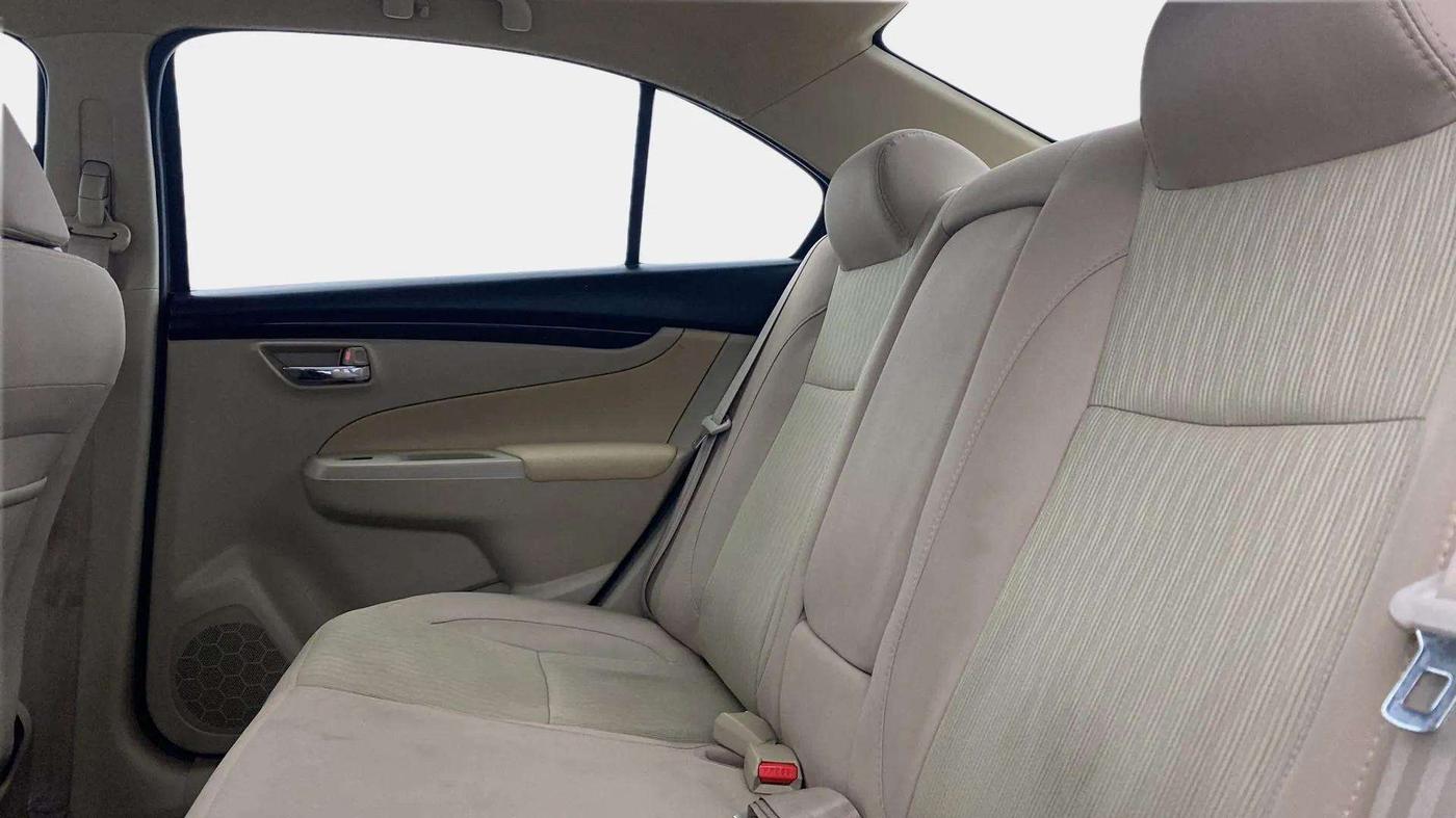2017 Maruti Ciaz DELTA 1.4 MT PETROL, Petrol, Manual, 74,569 km, Right Side Rear Door Cabin