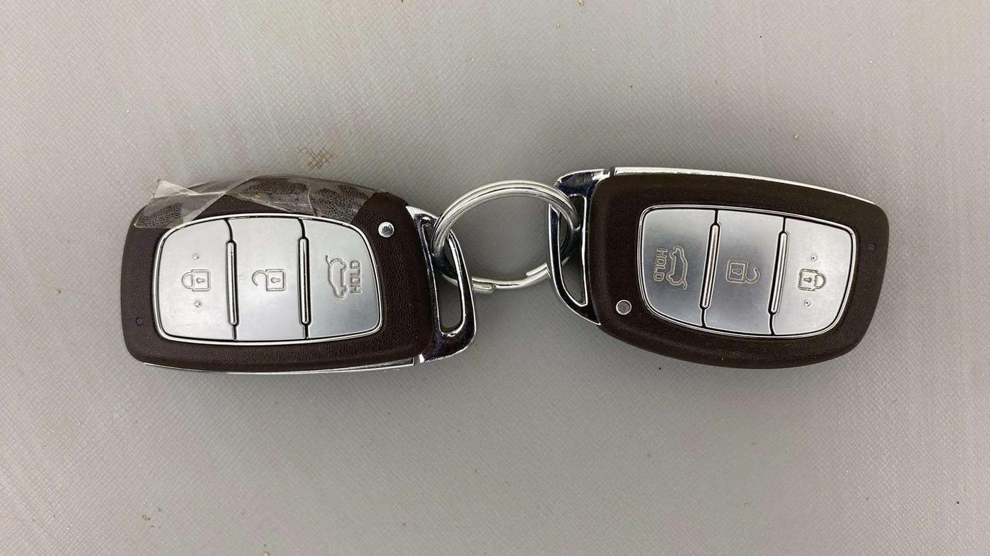 2019 Hyundai Elite i20 ASTA (O) CVT, Petrol, Automatic, 67,619 km, Key Close Up