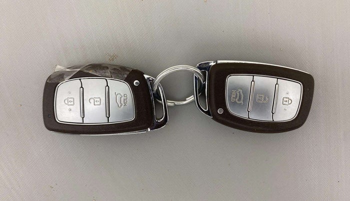 2019 Hyundai Elite i20 ASTA (O) CVT, Petrol, Automatic, 67,619 km, Key Close Up