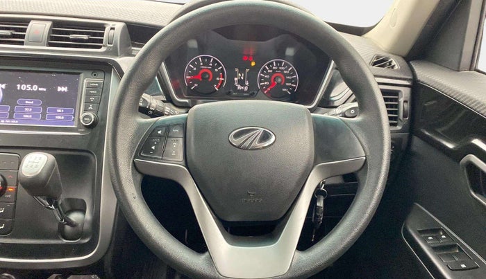 2018 Mahindra KUV 100 NXT K8 P 6 STR, Petrol, Manual, 35,415 km, Steering Wheel Close Up