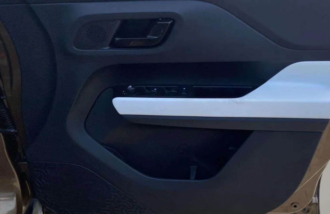 2021 Tata PUNCH ACCOMPLISHED DAZZLE PACK AMT, CNG, Automatic, 53,966 km, Driver Side Door Panels Control