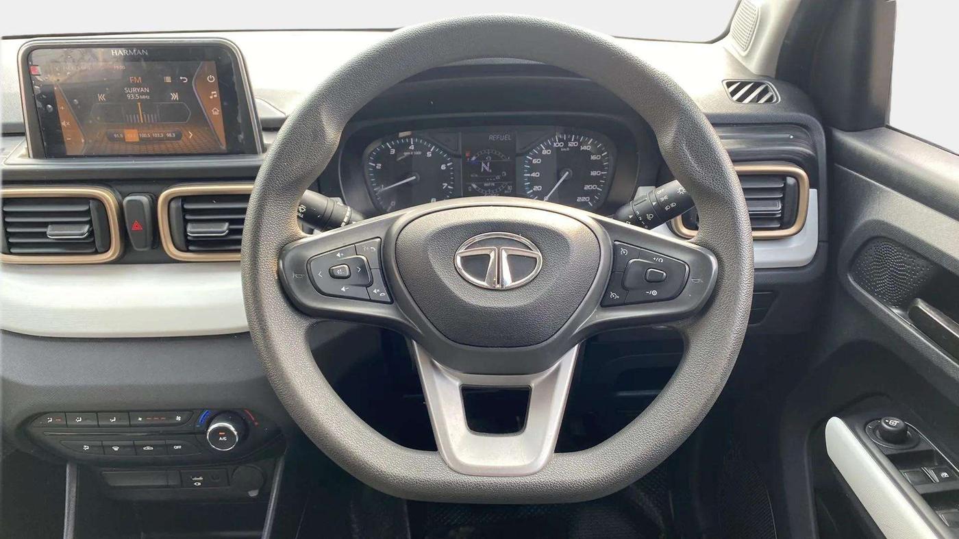 2021 Tata PUNCH ACCOMPLISHED DAZZLE PACK AMT, CNG, Automatic, 53,966 km, Steering Wheel Close Up
