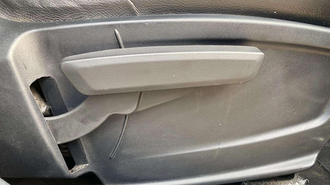 2021 Tata PUNCH ACCOMPLISHED DAZZLE PACK AMT, CNG, Automatic, 53,966 km, Driver Side Adjustment Panel