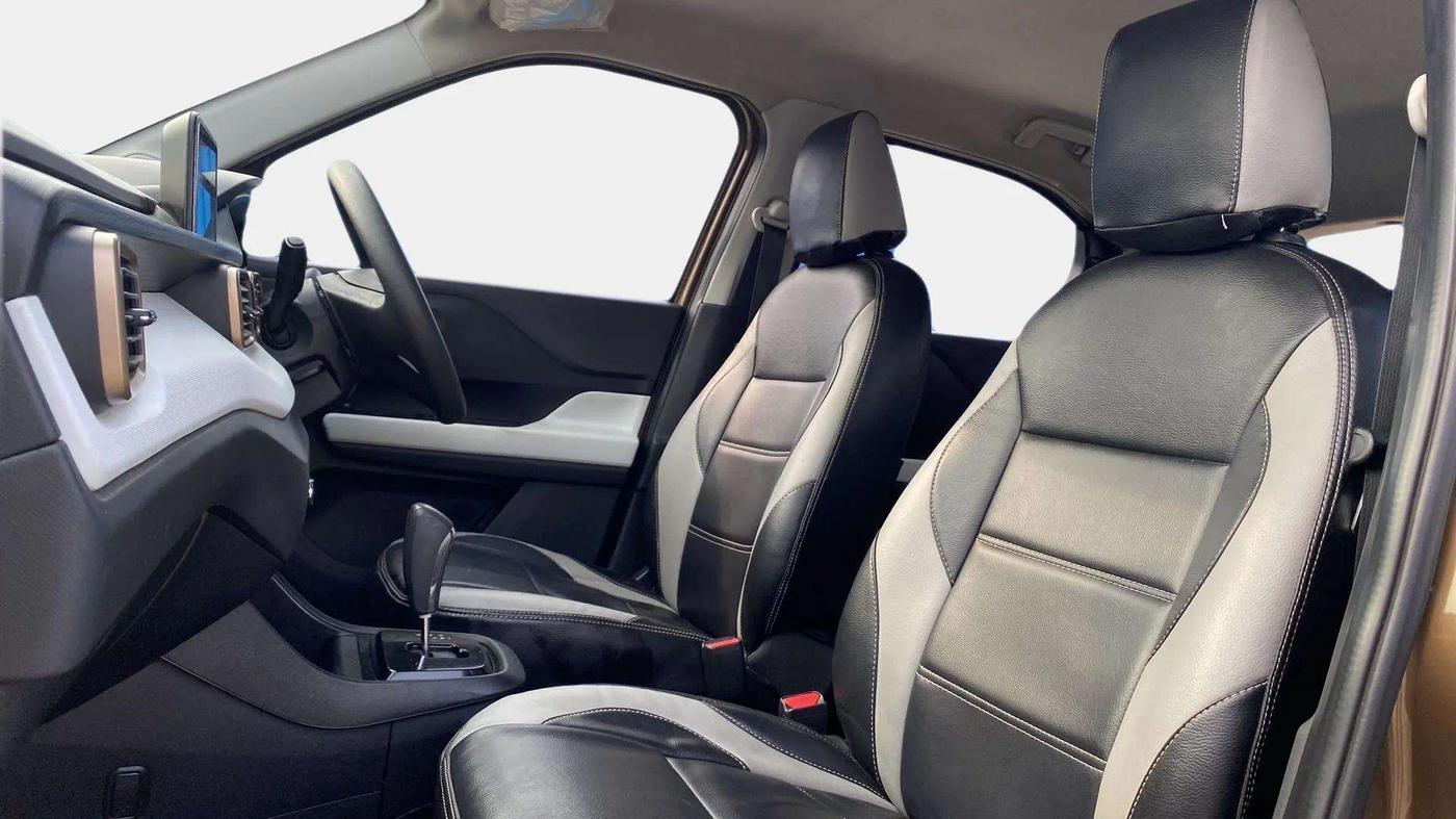 2021 Tata PUNCH ACCOMPLISHED DAZZLE PACK AMT, CNG, Automatic, 53,966 km, Right Side Front Door Cabin