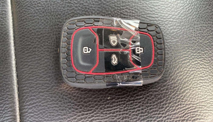 2021 Tata PUNCH ACCOMPLISHED DAZZLE PACK AMT, Petrol, Automatic, 53,966 km, Key Close Up