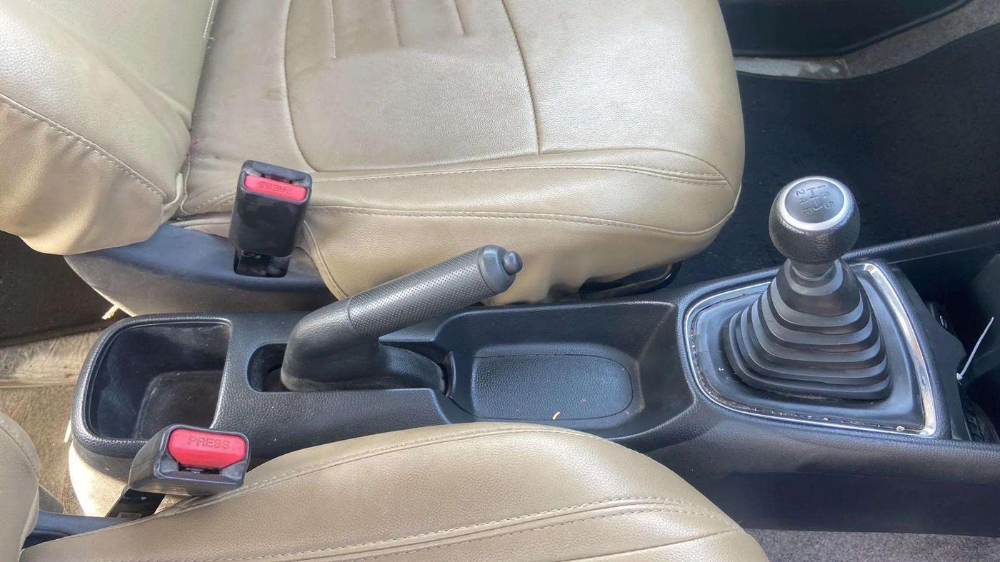 2019 Honda Amaze 1.2L I-VTEC V, CNG, Manual, 51,332 km, Gear Lever