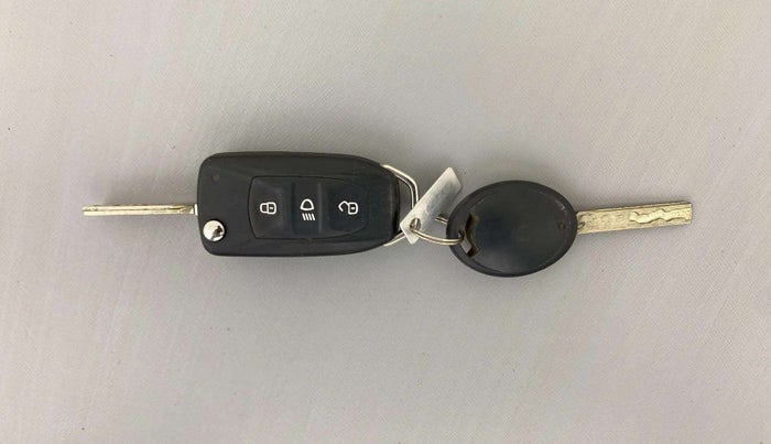 2020 Tata ALTROZ XE PETROL, Petrol, Manual, 21,817 km, Key Close Up