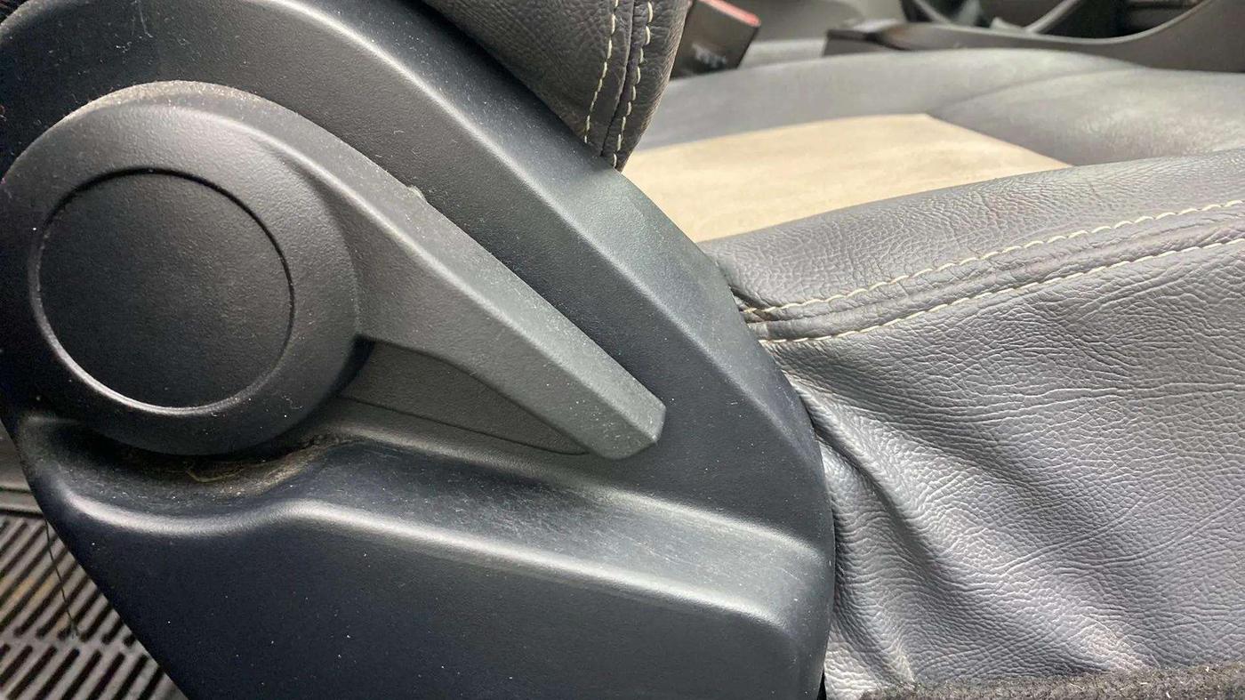 2020 Tata ALTROZ XE PETROL, Petrol, Manual, 21,817 km, Driver Side Adjustment Panel