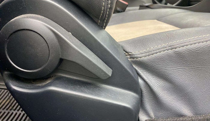 2020 Tata ALTROZ XE PETROL, Petrol, Manual, 21,817 km, Driver Side Adjustment Panel