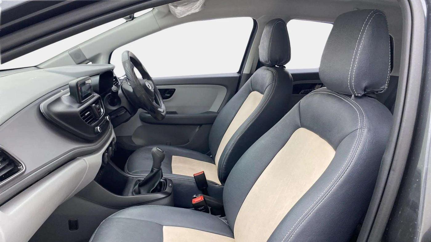 2020 Tata ALTROZ XE PETROL, Petrol, Manual, 21,817 km, Right Side Front Door Cabin
