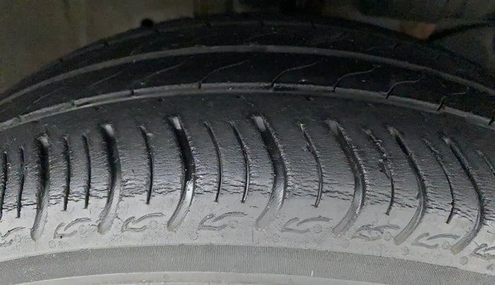 2018 Honda Amaze 1.2L I-VTEC V, Petrol, Manual, 28,483 km, Right Front Tyre Tread