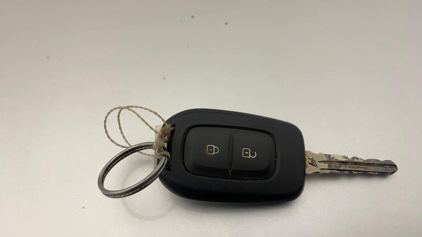 2019 Renault TRIBER RXL MT, Petrol, Manual, 55,722 km, Key Close Up