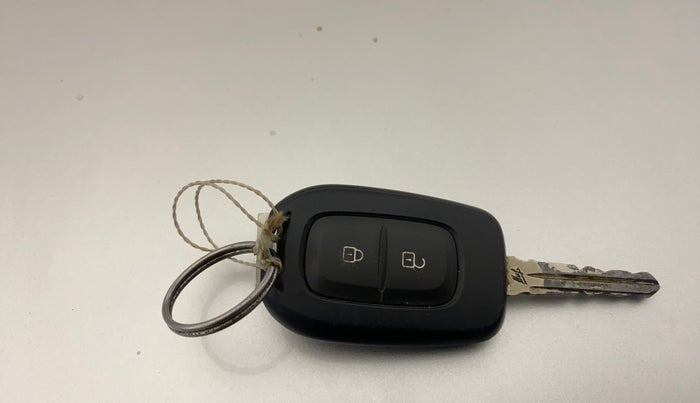 2019 Renault TRIBER RXL MT, Petrol, Manual, 55,622 km, Key Close Up