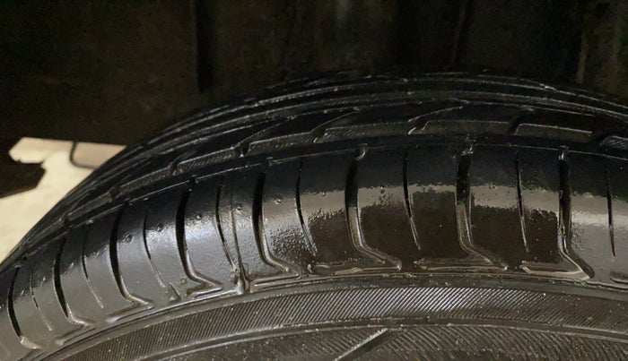 2019 Renault TRIBER RXL MT, Petrol, Manual, 55,622 km, Right Rear Tyre Tread