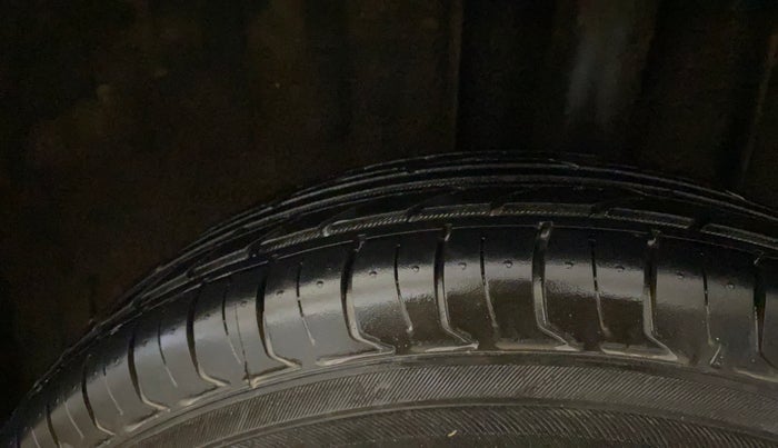 2019 Renault TRIBER RXL MT, Petrol, Manual, 55,622 km, Left Rear Tyre Tread