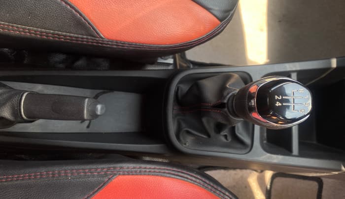 2022 Renault Kwid RXT 1.0, Petrol, Manual, 24,152 km, Gear Lever
