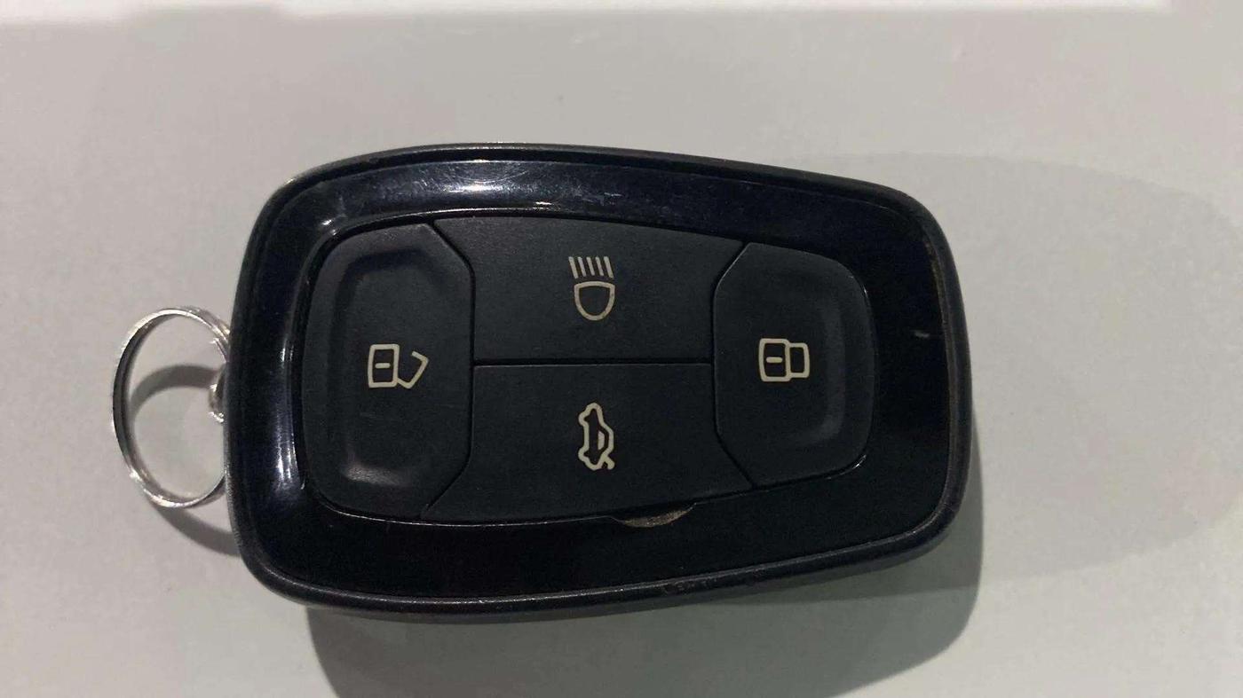 2020 Tata ALTROZ XZ PETROL, Petrol, Manual, 30,906 km, Key Close Up