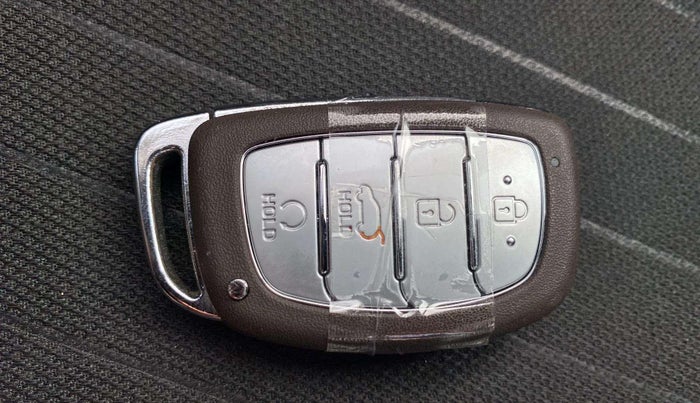 2023 Hyundai VENUE SX(O) 1.0 Turbo DCT Knight Edition, Petrol, Automatic, 9,298 km, Key Close Up
