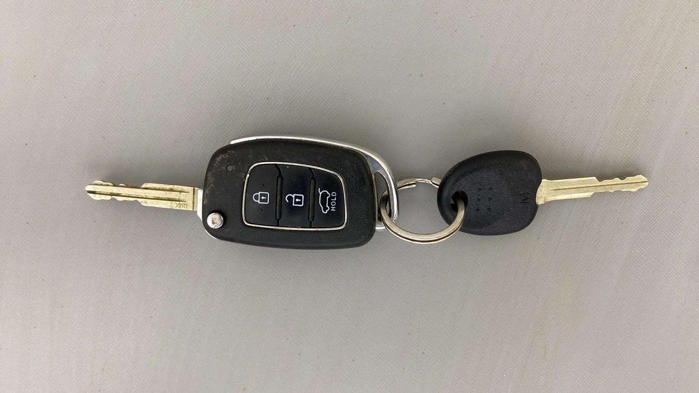2021 Hyundai NEW I20 SPORTZ 1.2 MT, Petrol, Manual, 60,783 km, Key Close Up