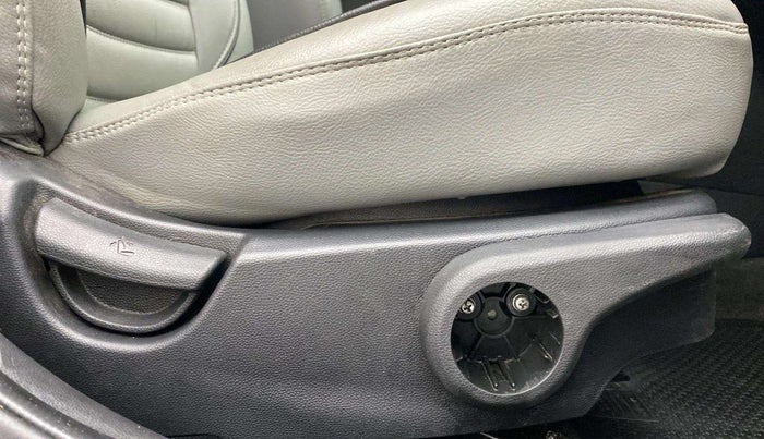 2014 Hyundai Xcent S 1.2, Petrol, Manual, 80,323 km, Driver Side Adjustment Panel