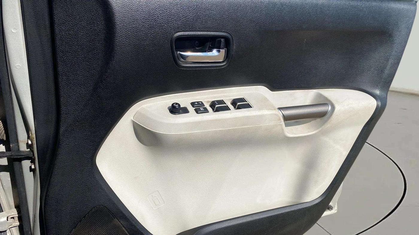 2018 Maruti IGNIS DELTA 1.2, CNG, Manual, 39,124 km, Driver Side Door Panels Control