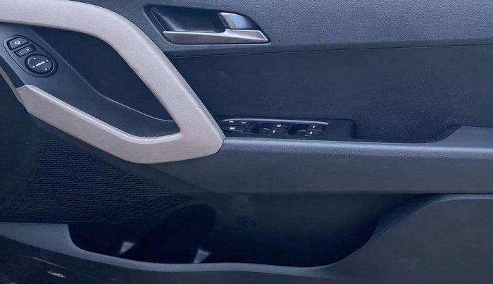 2017 Hyundai Creta SX PLUS 1.6 PETROL, Petrol, Manual, 61,358 km, Driver Side Door Panels Control