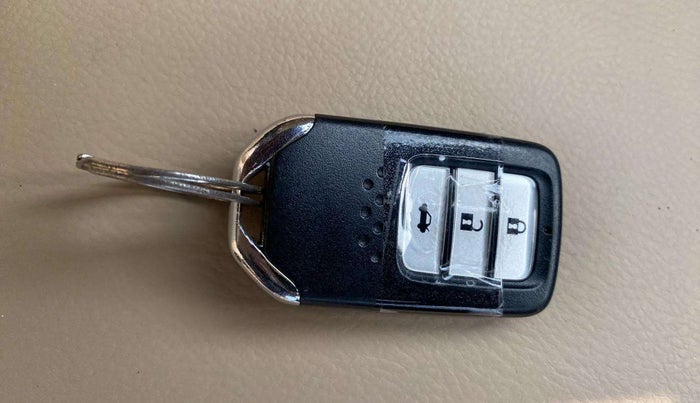 2017 Honda City 1.5L I-VTE V CVT, Petrol, Automatic, 67,360 km, Key Close Up