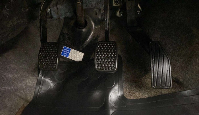 2019 Maruti Alto VXI, Petrol, Manual, 58,282 km, Pedals