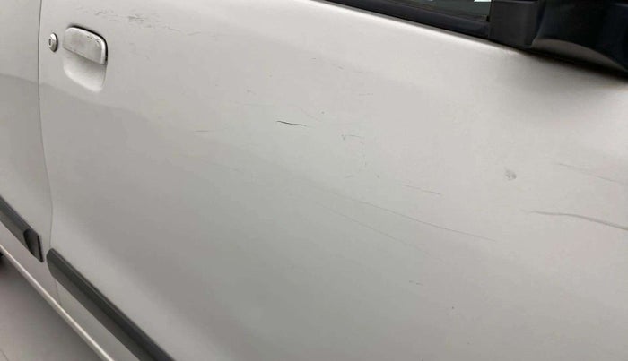 2017 Maruti Wagon R 1.0 VXI, CNG, Manual, 65,024 km, Driver-side door - Paint minor damage