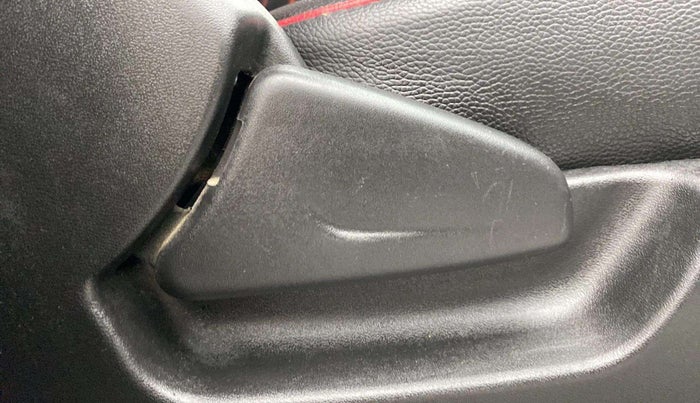 2018 Datsun Redi Go T(O) 1.0L LIMITED EDITION, Petrol, Manual, 71,764 km, Driver Side Adjustment Panel