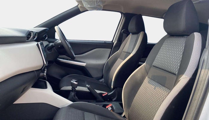 2023 Nissan MAGNITE XV MT, Petrol, Manual, 16,252 km, Right Side Front Door Cabin
