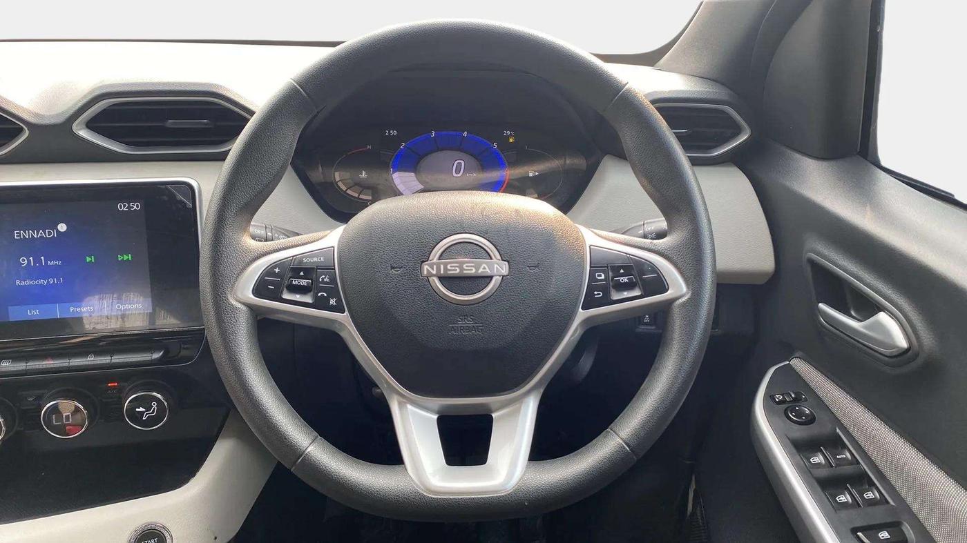 2023 Nissan MAGNITE XV MT, Petrol, Manual, 16,252 km, Steering Wheel Close Up