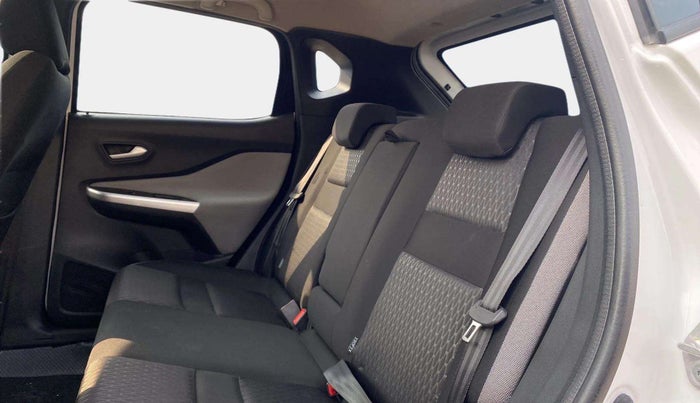 2023 Nissan MAGNITE XV MT, Petrol, Manual, 16,252 km, Right Side Rear Door Cabin