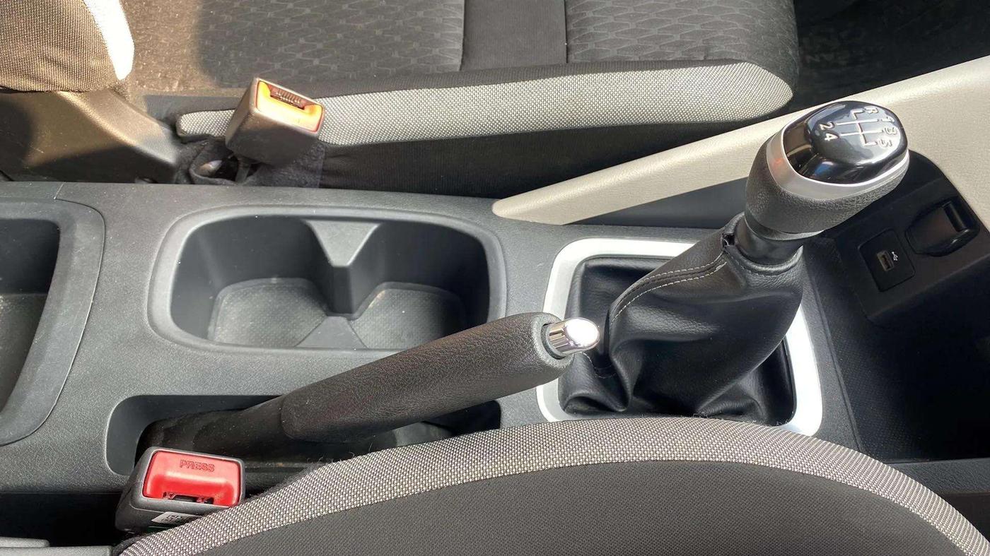 2023 Nissan MAGNITE XV MT, Petrol, Manual, 16,252 km, Gear Lever