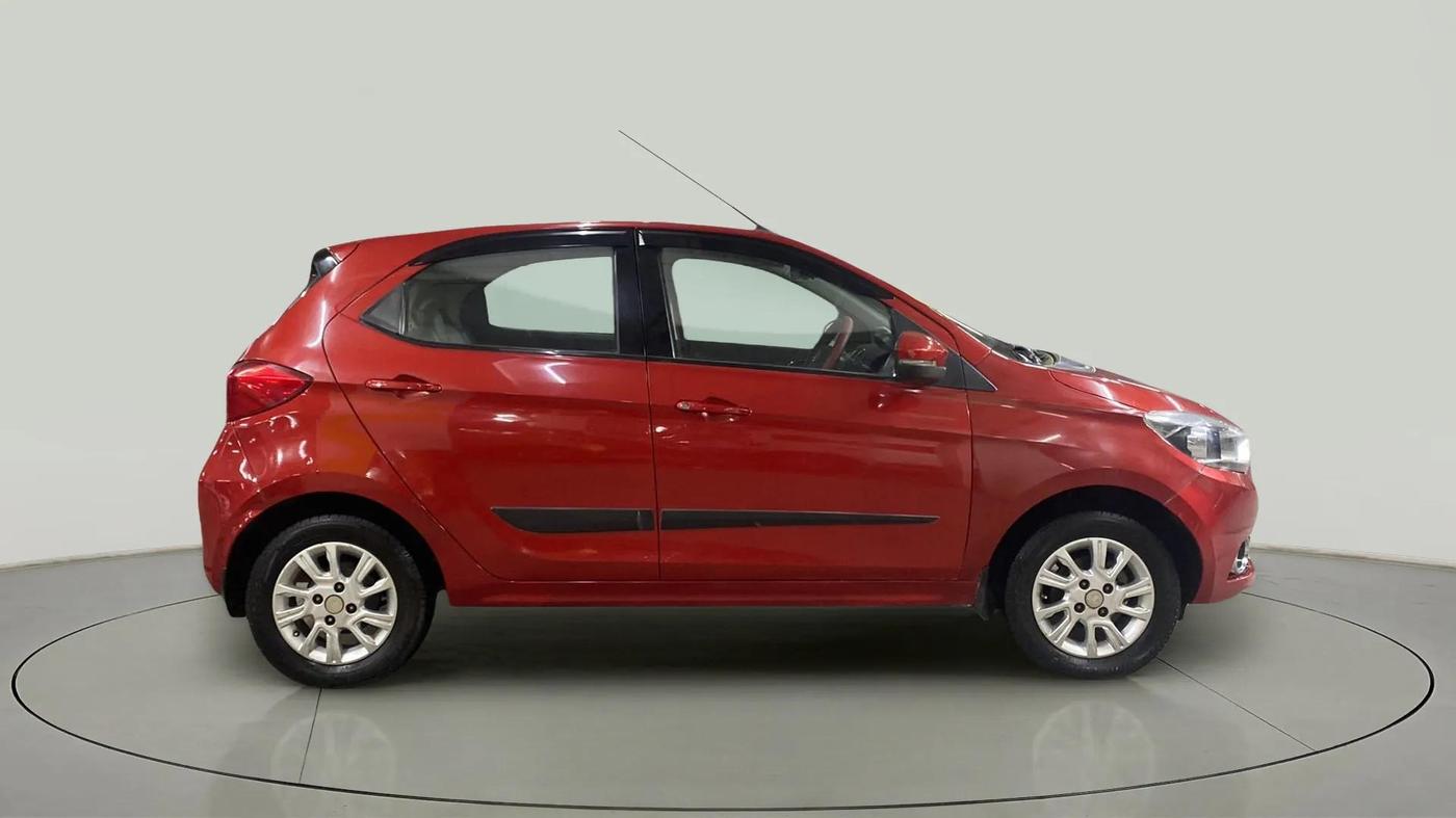 2017 Tata Tiago XZA PETROL, Petrol, Automatic, 71,649 km, Right Side View