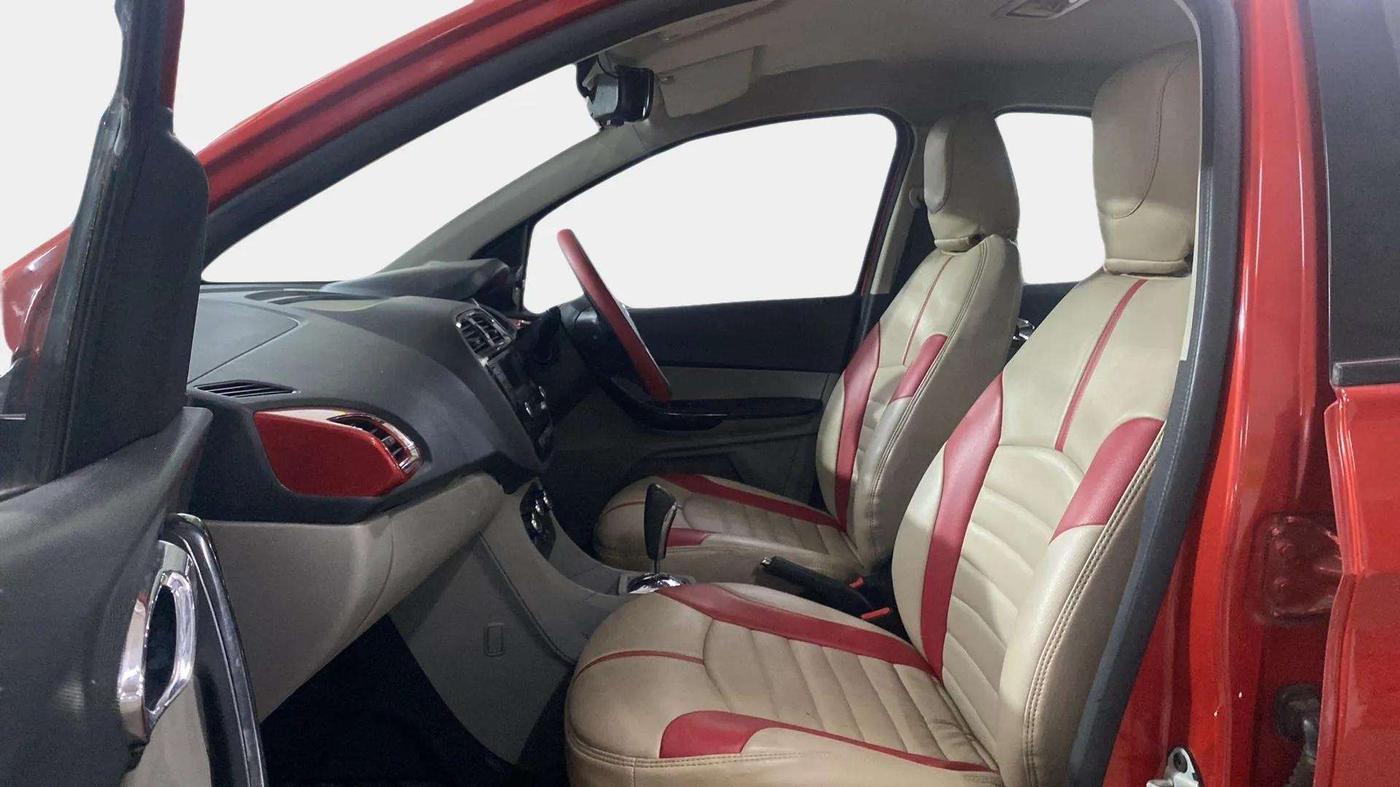 2017 Tata Tiago XZA PETROL, Petrol, Automatic, 71,649 km, Right Side Front Door Cabin