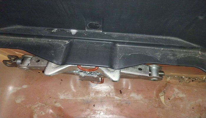 2018 Maruti Dzire VXI, Petrol, Manual, 28,238 km, Dicky (Boot door) - Tool missing