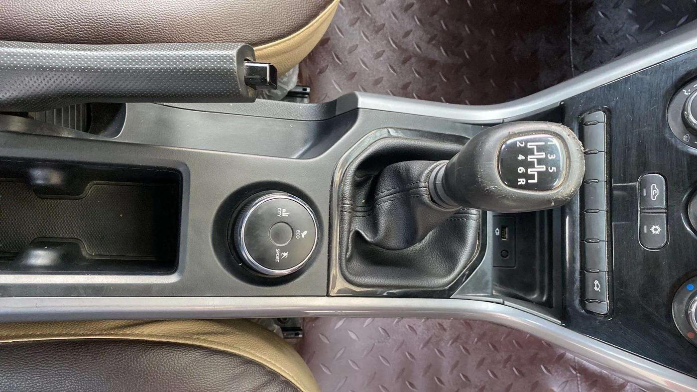 2020 Tata NEXON XM PETROL, Petrol, Manual, 28,637 km, Gear Lever