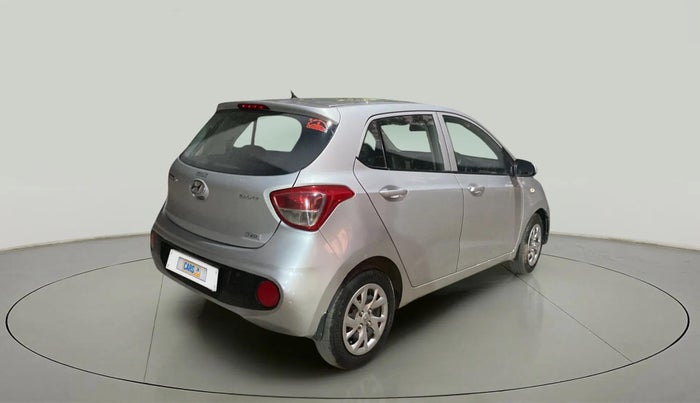 2017 Hyundai Grand i10 SPORTZ 1.1 CRDI, Diesel, Manual, 1,00,131 km, Right Back Diagonal